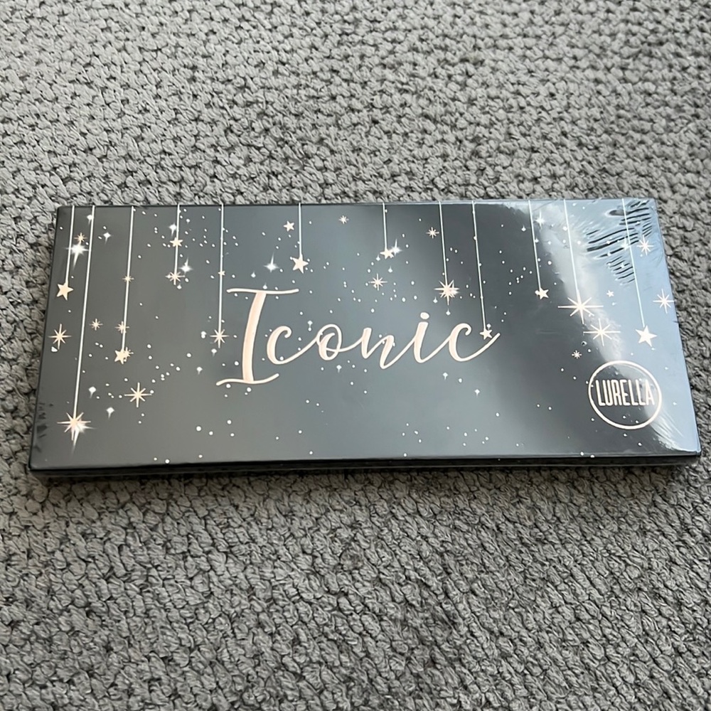 Lurella - ICONIC EYESHADOW PALETTE New unused